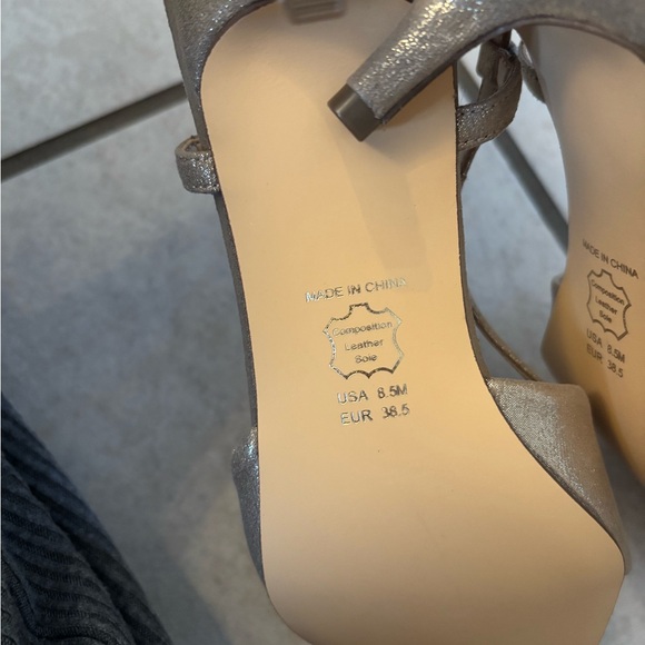 Nina Gold/Champagne Strappy Heels With Bow - Picture 5 of 5